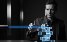 谷歌深夜放出Gemini 3 Pro，AI行业一夜变天？奥特曼都来点赞了