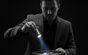 AI创业别只盯着大模型了，January Ventures的投资逻辑，给小微企业主的真正启示