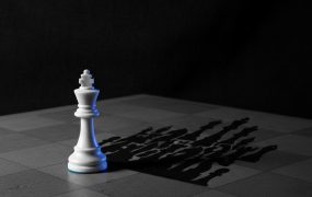 AI经济冲击波已至：大模型正重塑白领KPI，这是你的AI行业应用省钱指南