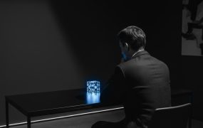 欧洲来的Mistral掀桌子,搞出个新AI行业应用,给客户配专属AI员工不是梦