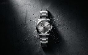 【商业设计图】电商高端手表广告海报方案：0基础用AI复刻千万级建模质感大片