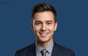 证件照制作：生活照一键转蓝底职业装证件照方案，求职简历提效利器