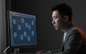 Coze智能体玄学视频一键生成流：零基础实现高互动内容自动化变现方案