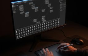 AI电商出图：电商美工批量生成SKU样机，日产3000张爆款图的自动化方案