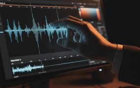 视频号情感共鸣新玩法副业方案：简单易上手的流量密码，全流程拆解助力高粉丝粘性变现