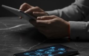 AI超级个体30天流量实战课：搭建AI数字员工团队，从小项目到商业闭环