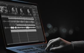 明星哲学短视频0成本起号实战：日入8张的AI短视频运营全流程解决方案