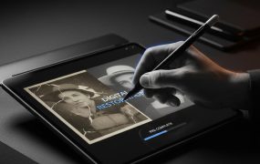 摄影设计师必备AI辅助技巧：老照片修复与智能设计提效方案