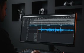 AI剪辑专栏：短视频带货全类目素材制作方案：实现AI换装与高转化动态剪辑