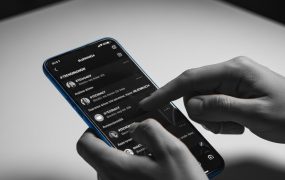 微头条爆文写作副业变现：今日头条0基础起号，一部手机月入5000全攻略