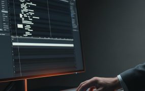 不会做视频又想爆流？短视频运营抄作业式爆款方案：一分钟一条快速起号