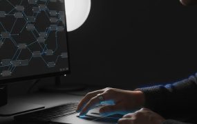 Coze工作流短视频自媒体自动化批量生成解决方案：一键制作爆款“中年老男人”视频