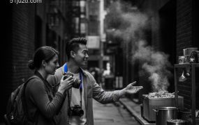 爱彼迎新玩法曝光:普通人不开民宿,靠“个人技能”年入18万美金