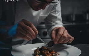 Meta眼镜“偷拍”风波，竟是小老板低成本拍AI爆款视频的捷径